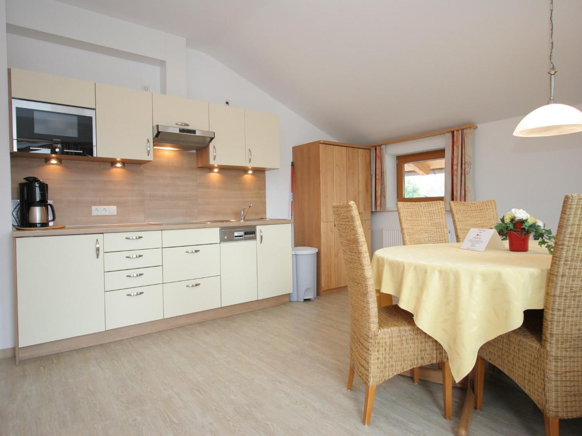 Spacious Apartment In Uderns Near Ski Area エクステリア 写真