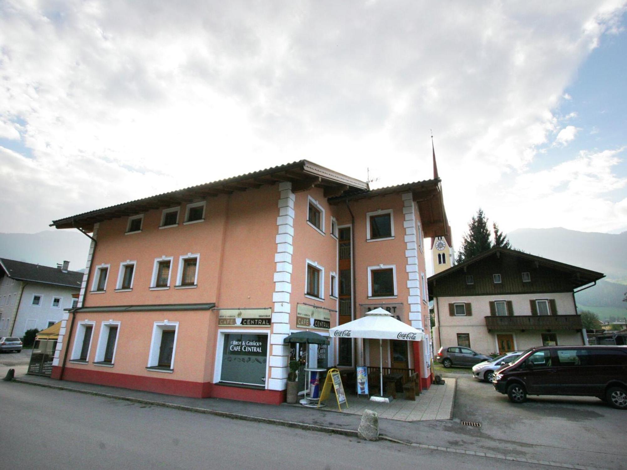 Spacious Apartment In Uderns Near Ski Area エクステリア 写真