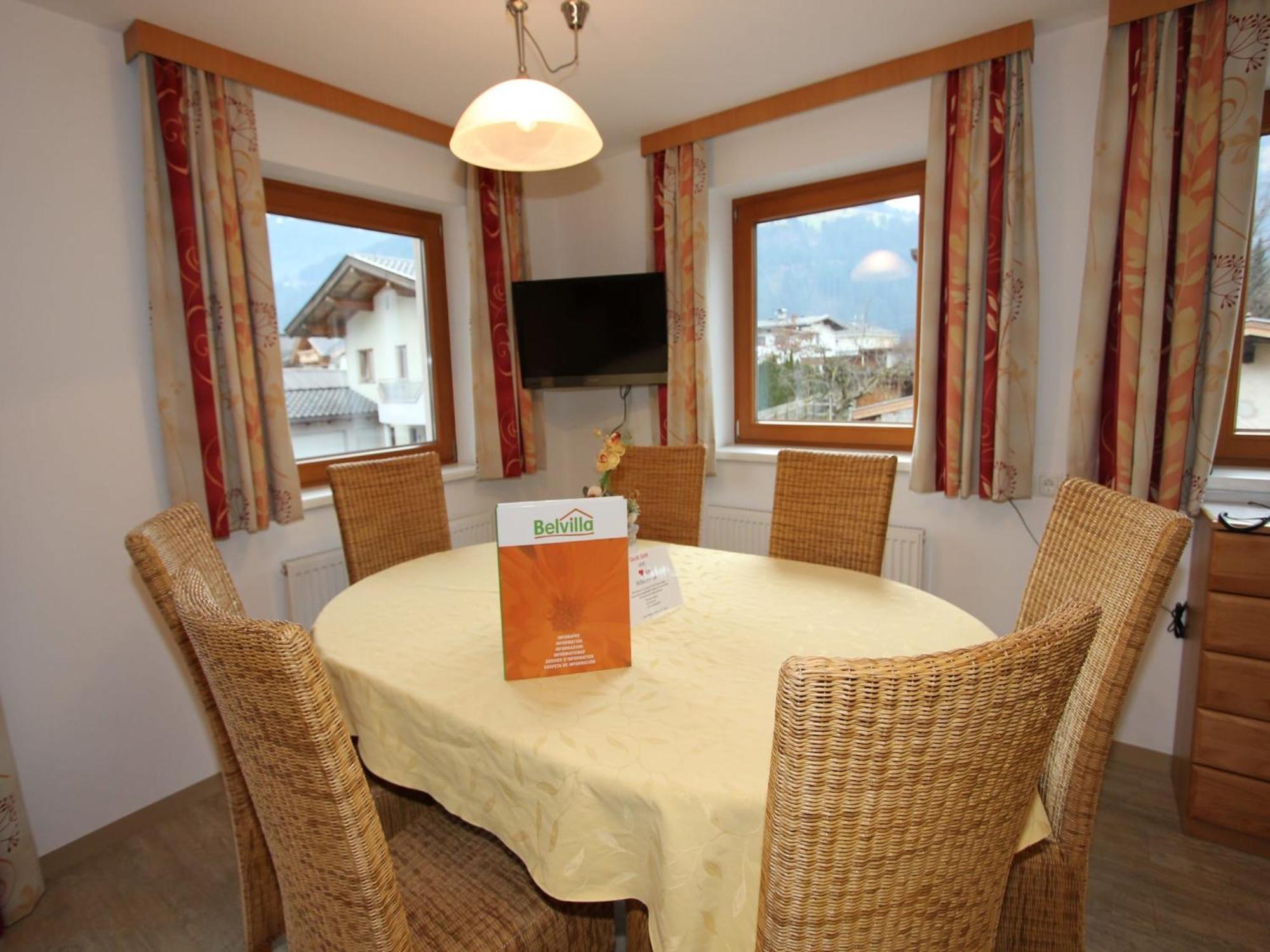 Spacious Apartment In Uderns Near Ski Area エクステリア 写真