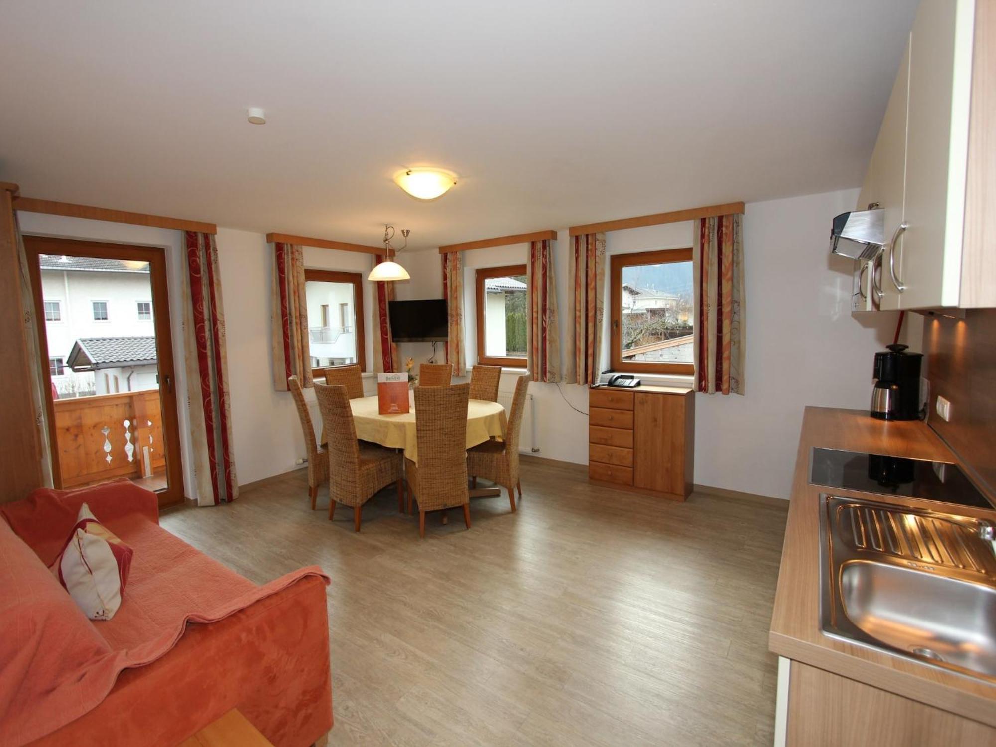 Spacious Apartment In Uderns Near Ski Area エクステリア 写真