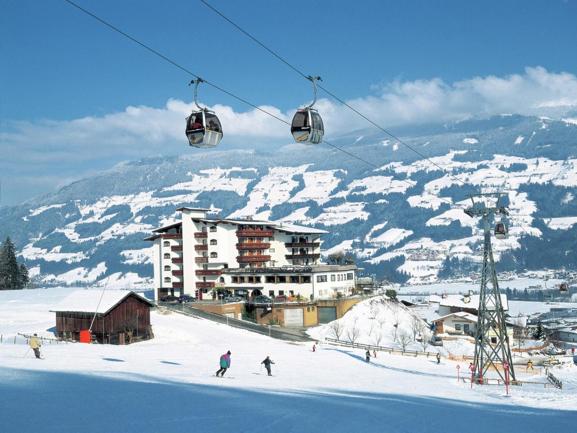 Spacious Apartment In Uderns Near Ski Area エクステリア 写真