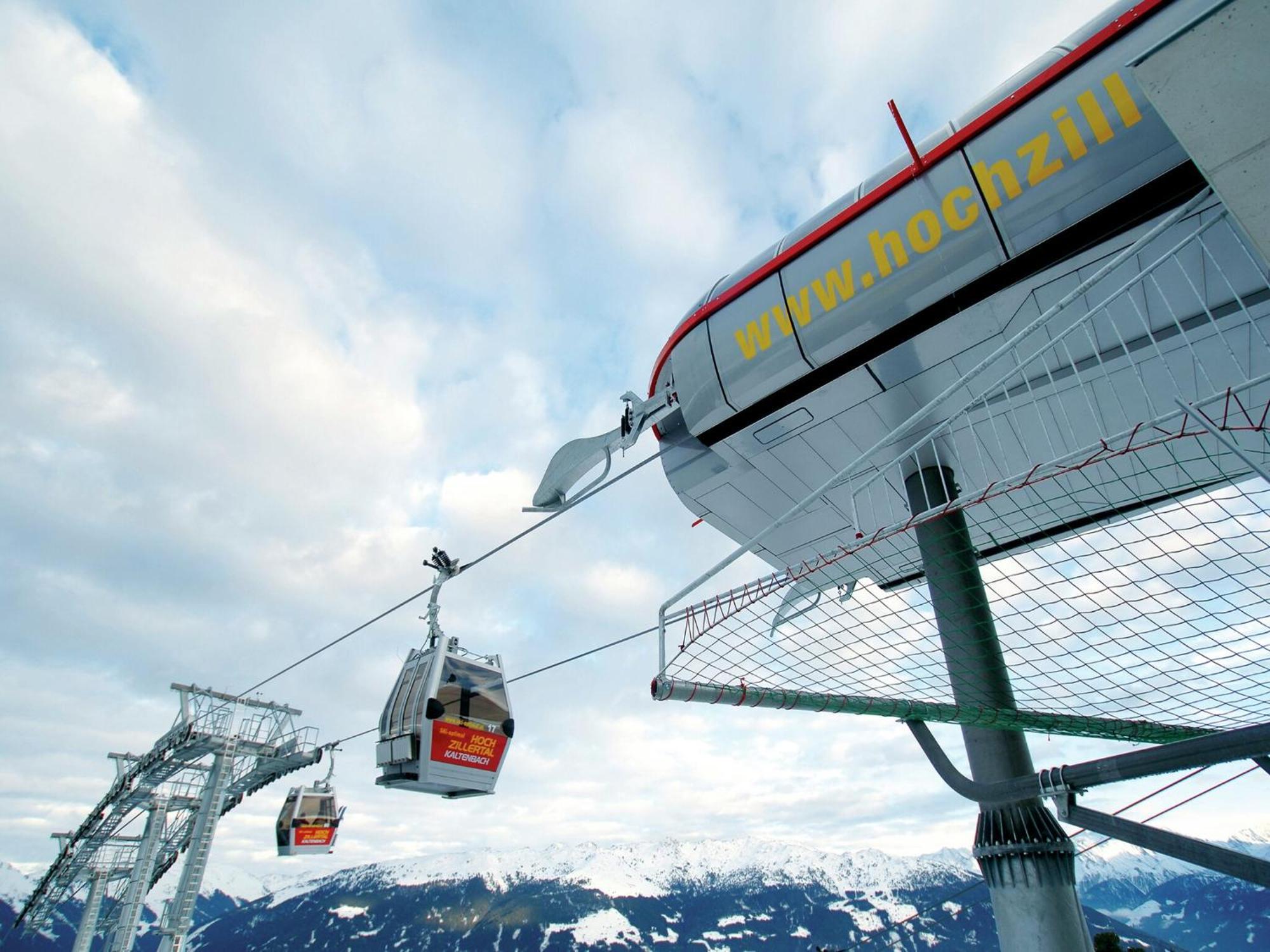 Spacious Apartment In Uderns Near Ski Area エクステリア 写真
