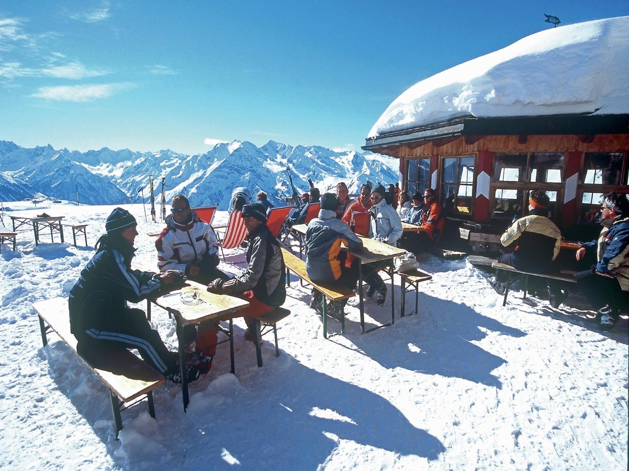 Spacious Apartment In Uderns Near Ski Area エクステリア 写真