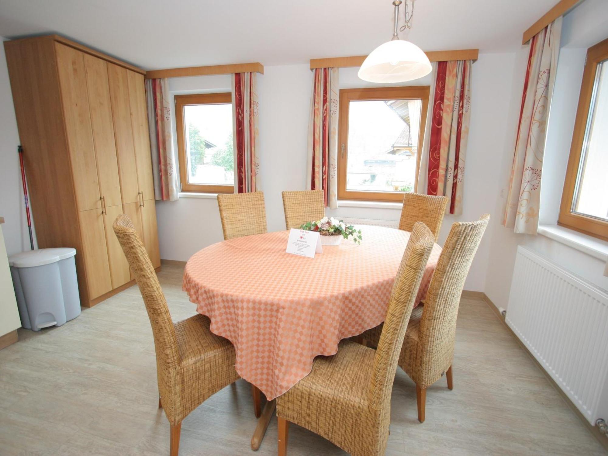 Spacious Apartment In Uderns Near Ski Area エクステリア 写真