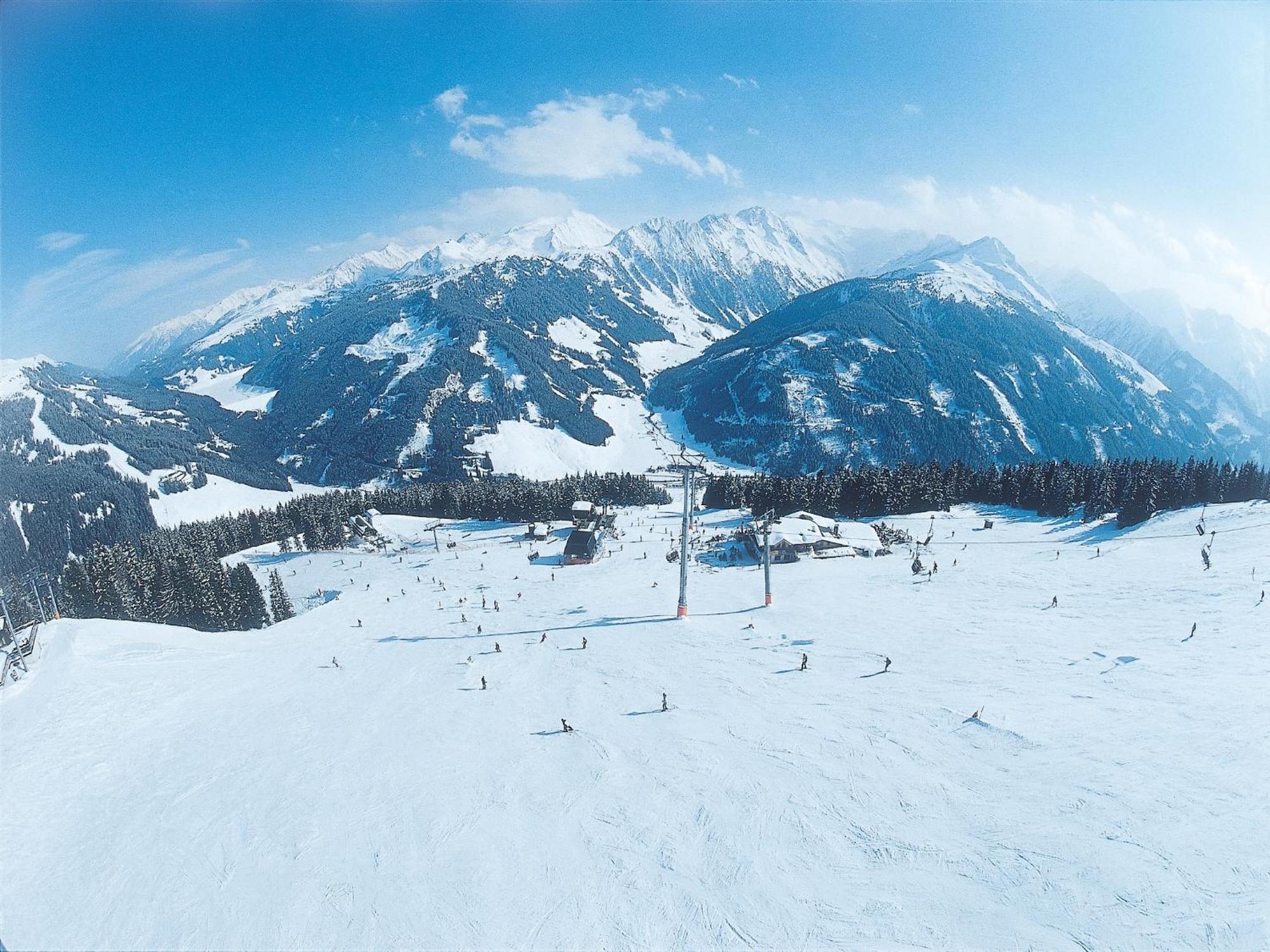 Spacious Apartment In Uderns Near Ski Area エクステリア 写真